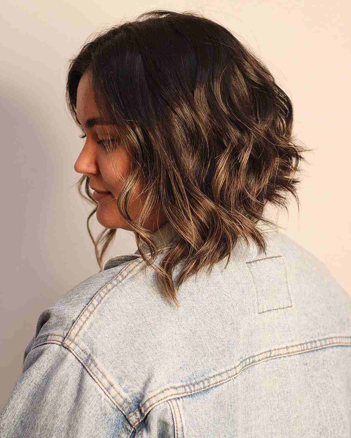 Angled Inverted Bob Hairstyle for Round Face Shapes