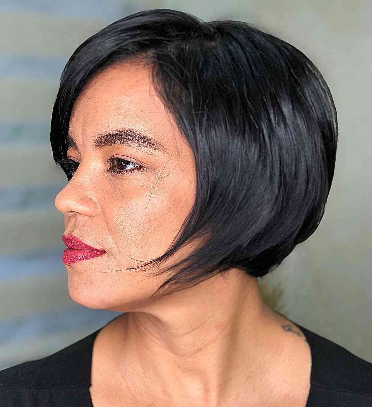 Angled Short Bob for 40-year-olds