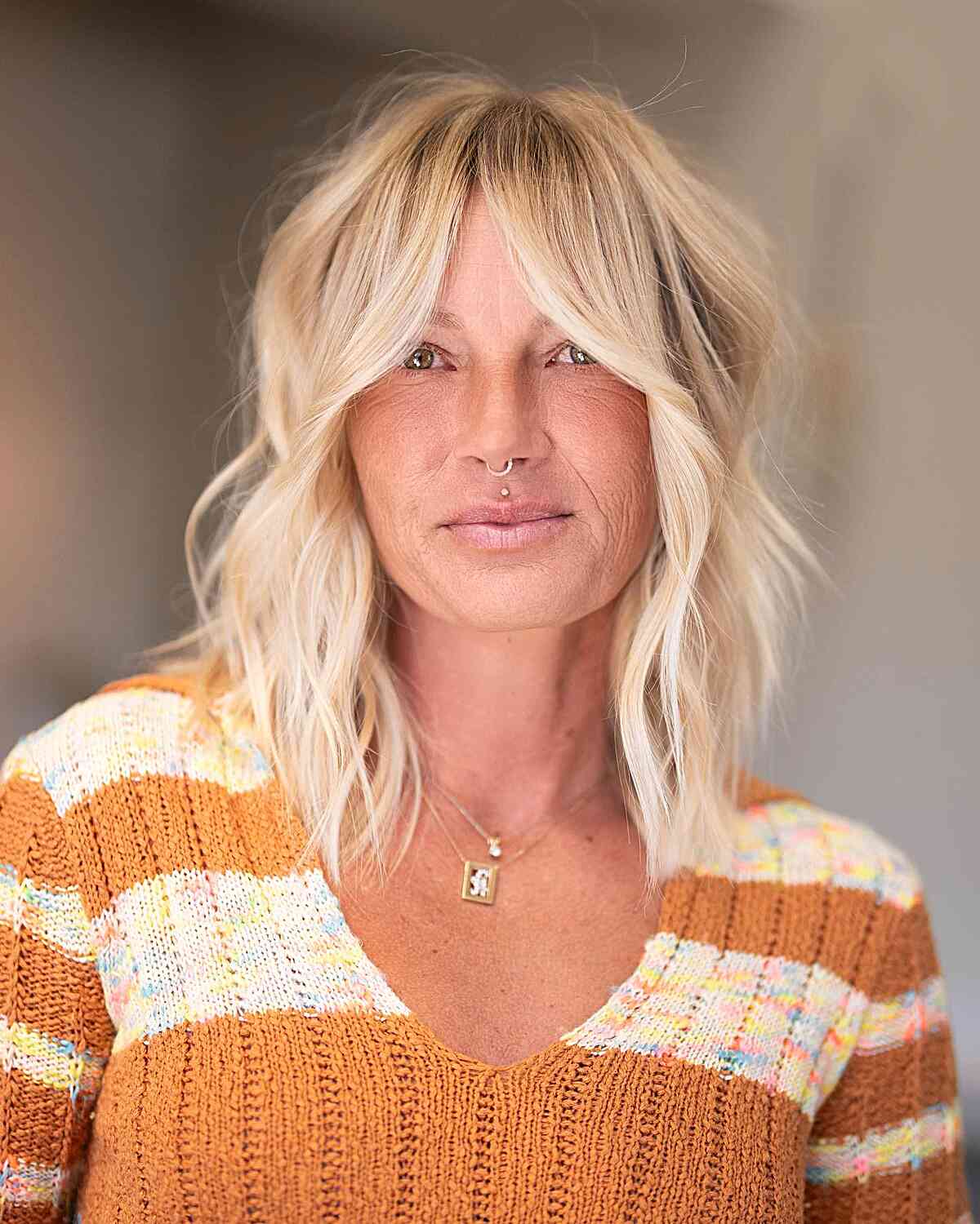 Barbie Blonde Mid-Length Hairstyle with Curtain Bangs