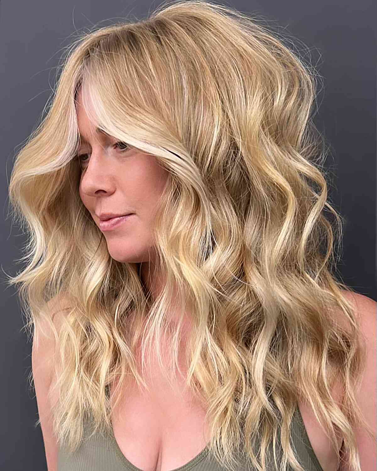 Barbie-Inspired Blonde Beach Waves for medium hair