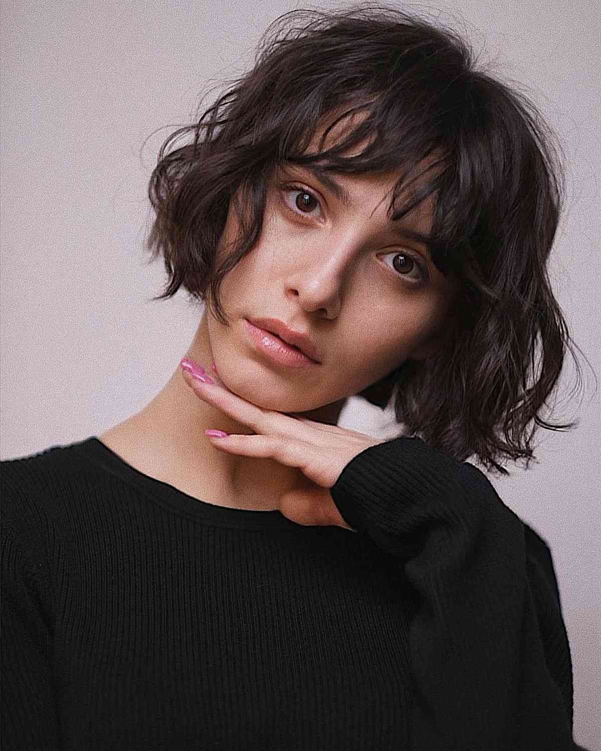 Relaxed Waves on Short Bobbed Hair with Fringe