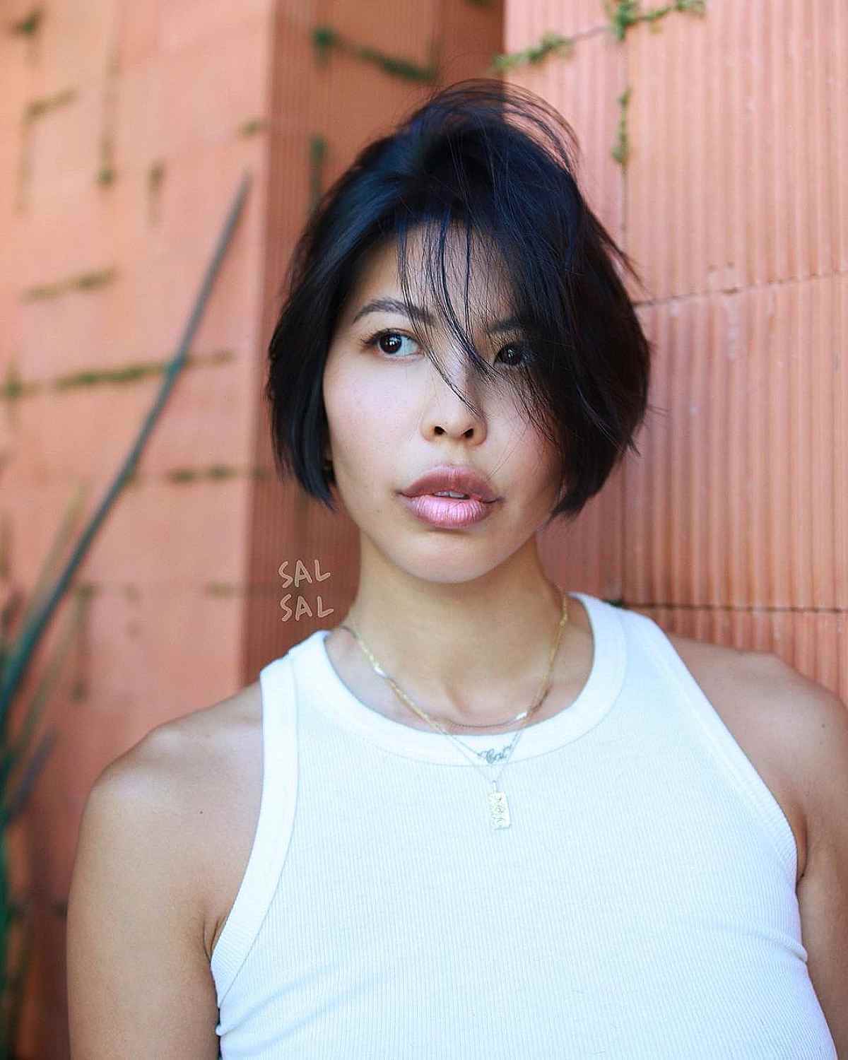 Charming Jaw-Length Short Bob with a Side Part