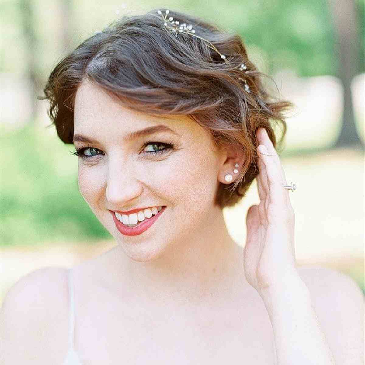 Chic and Effortless Short Hairstyles for Weddings