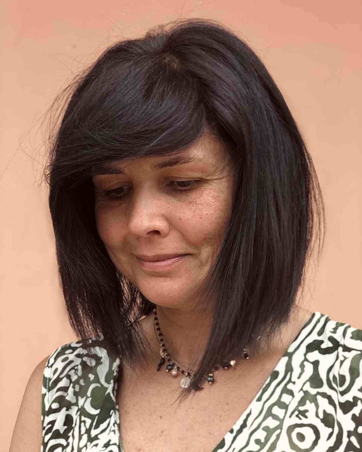 Chic Angled Medium-Length Lob Hairstyle