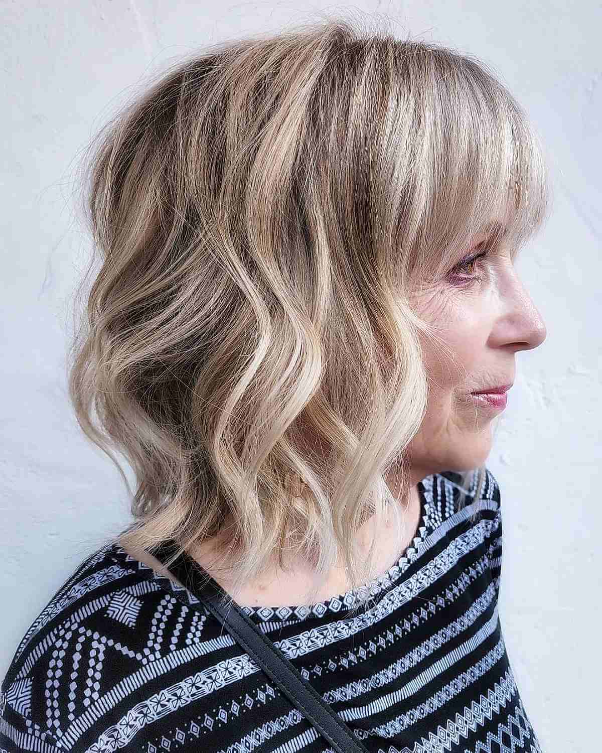 Chic dimensional lob for women aged 50 and beyond