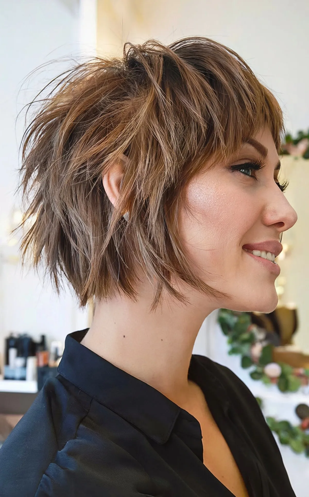 Trendy Chin-Length Disheveled Shag Mullet with Bangs