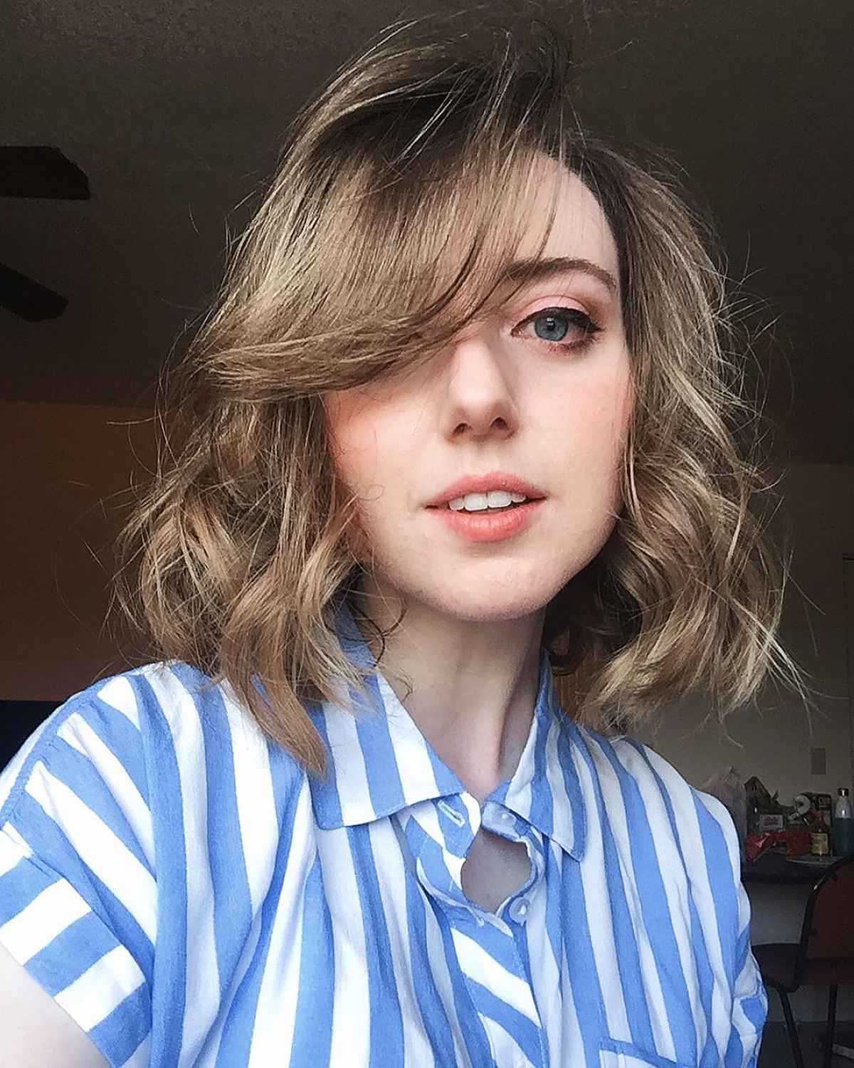 Chic Feathered Side Bangs
