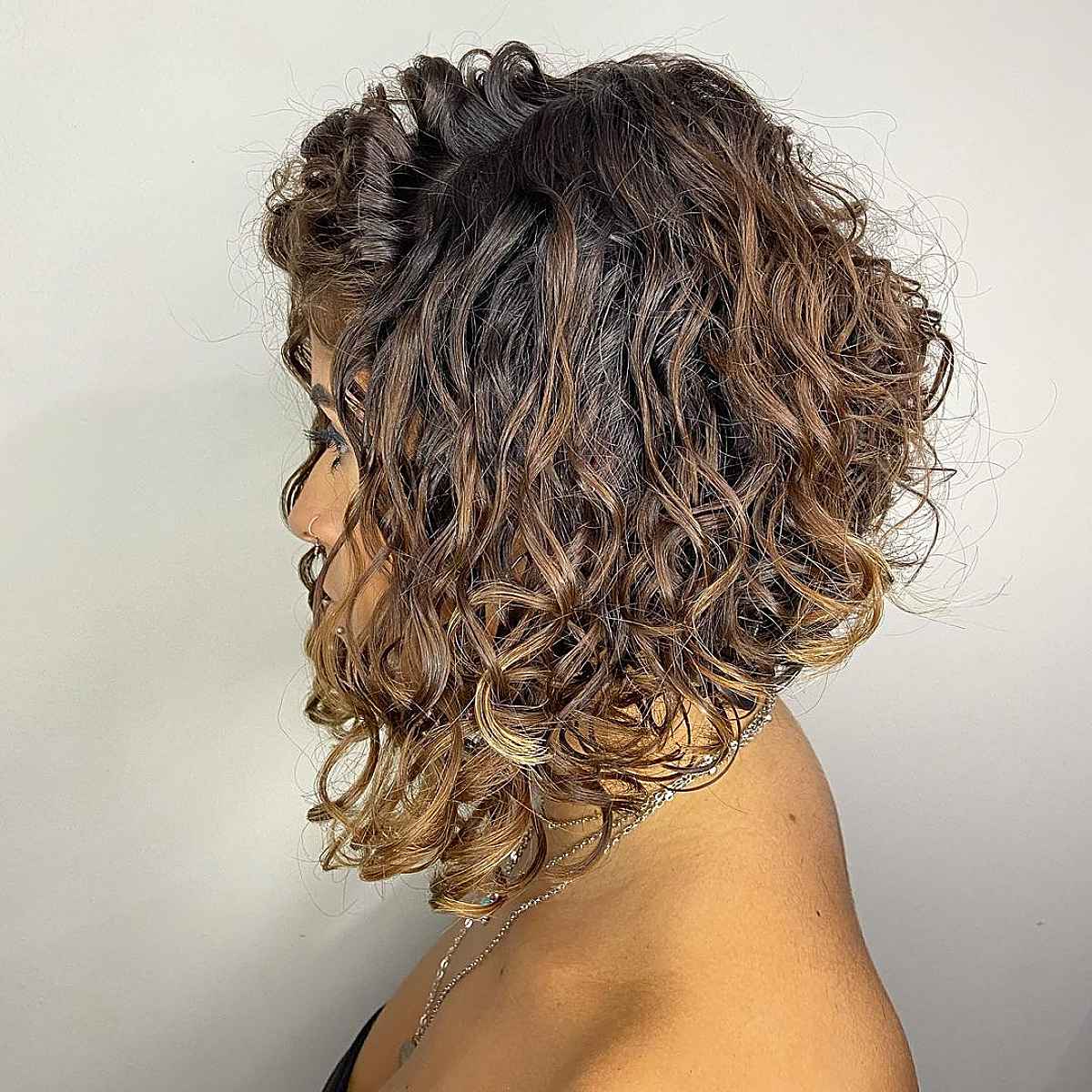 Chic Graduated Bob for Curly Hair