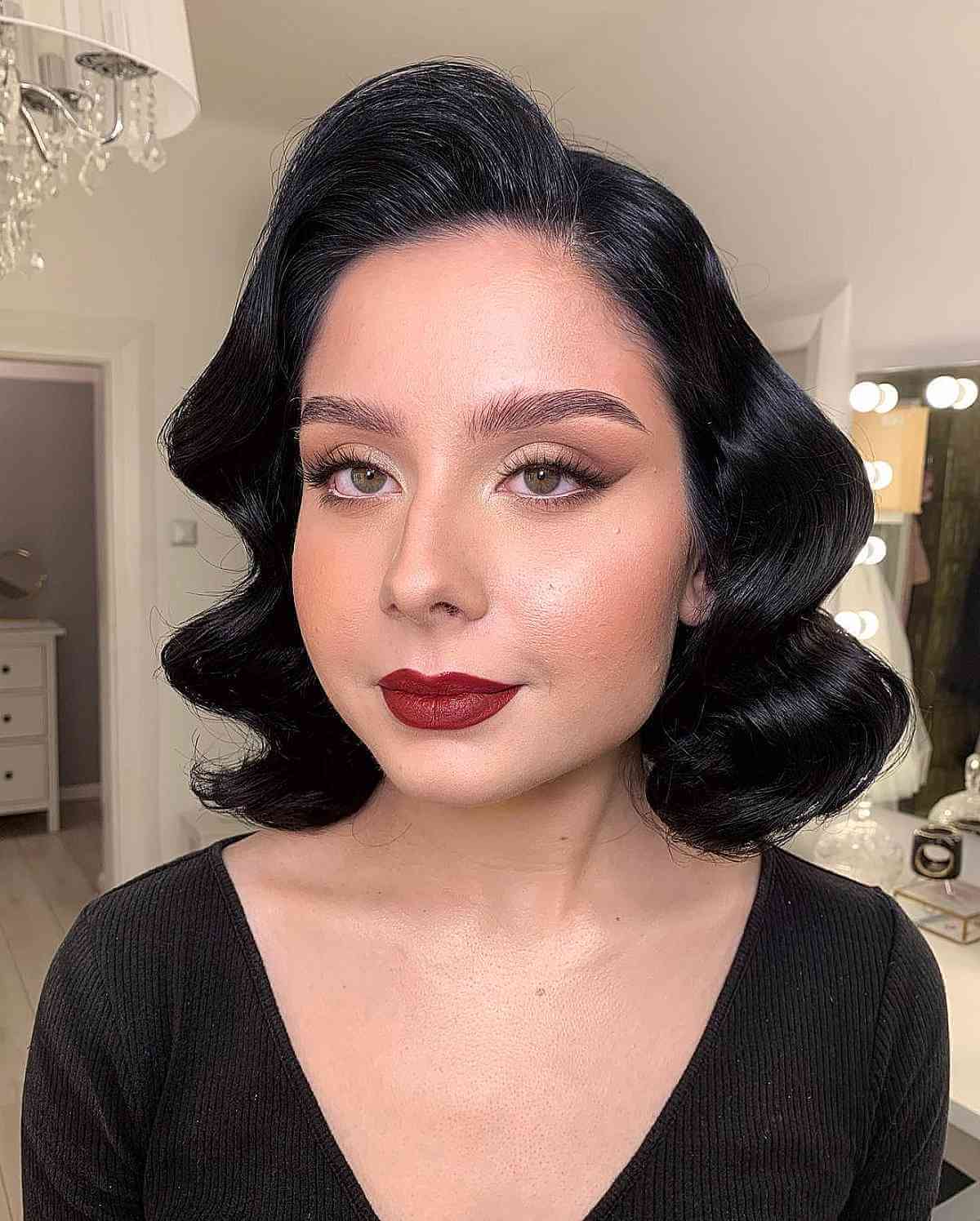 Chic Hollywood Curls for Shoulder-Length Hair