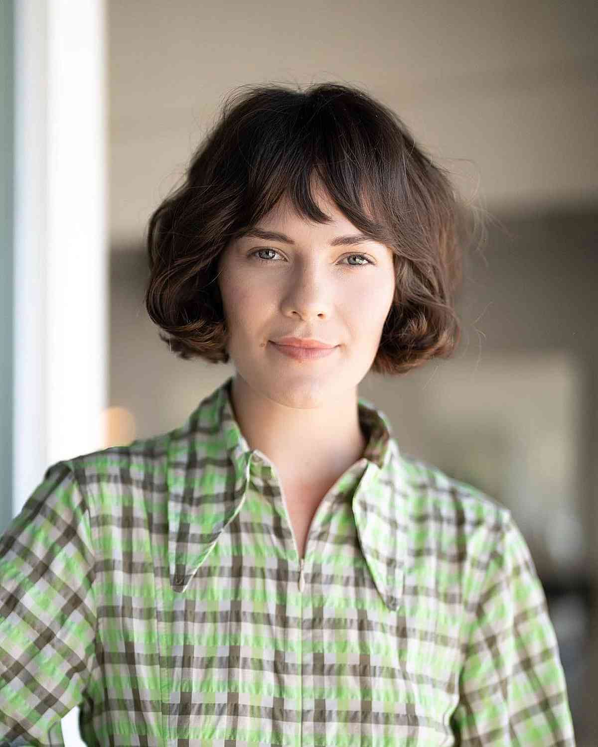 Chic Jaw-Length Wavy French Bob