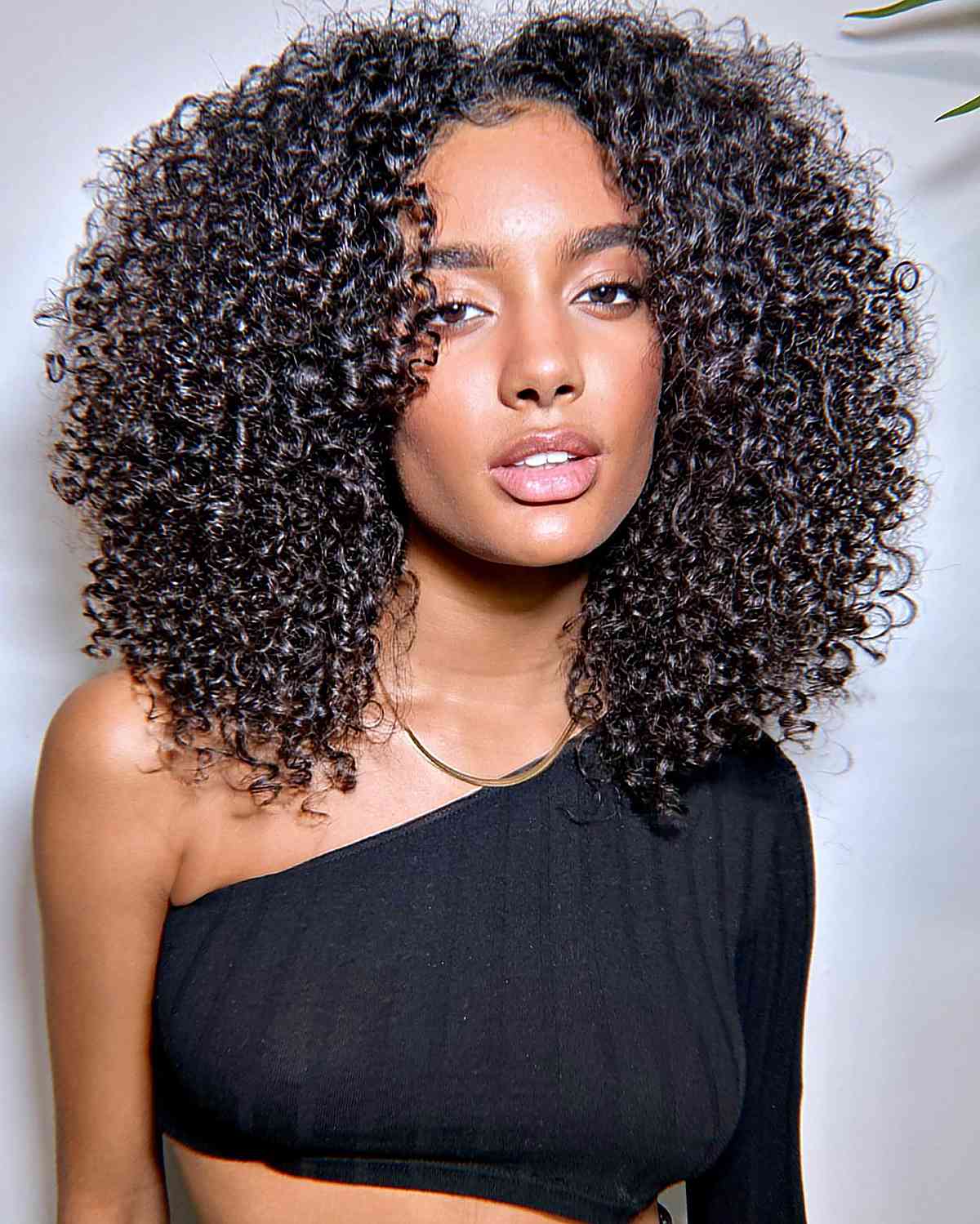 chic kinky long bob hairstyle