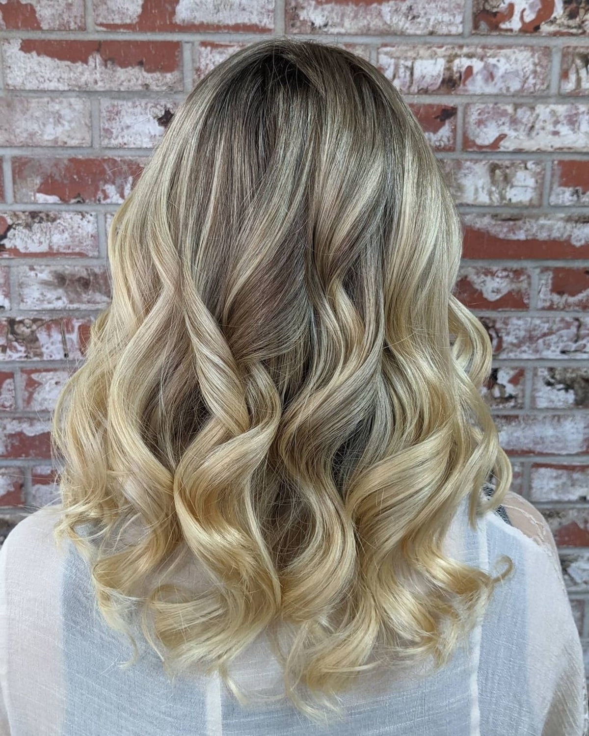 Chic Loose Curls For Fine Haired Bridesmaids