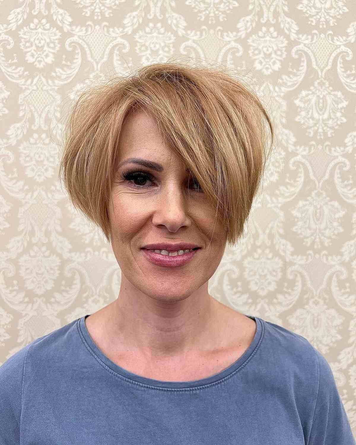 Ear-Length Chic Messy Bob with Extended Bangs