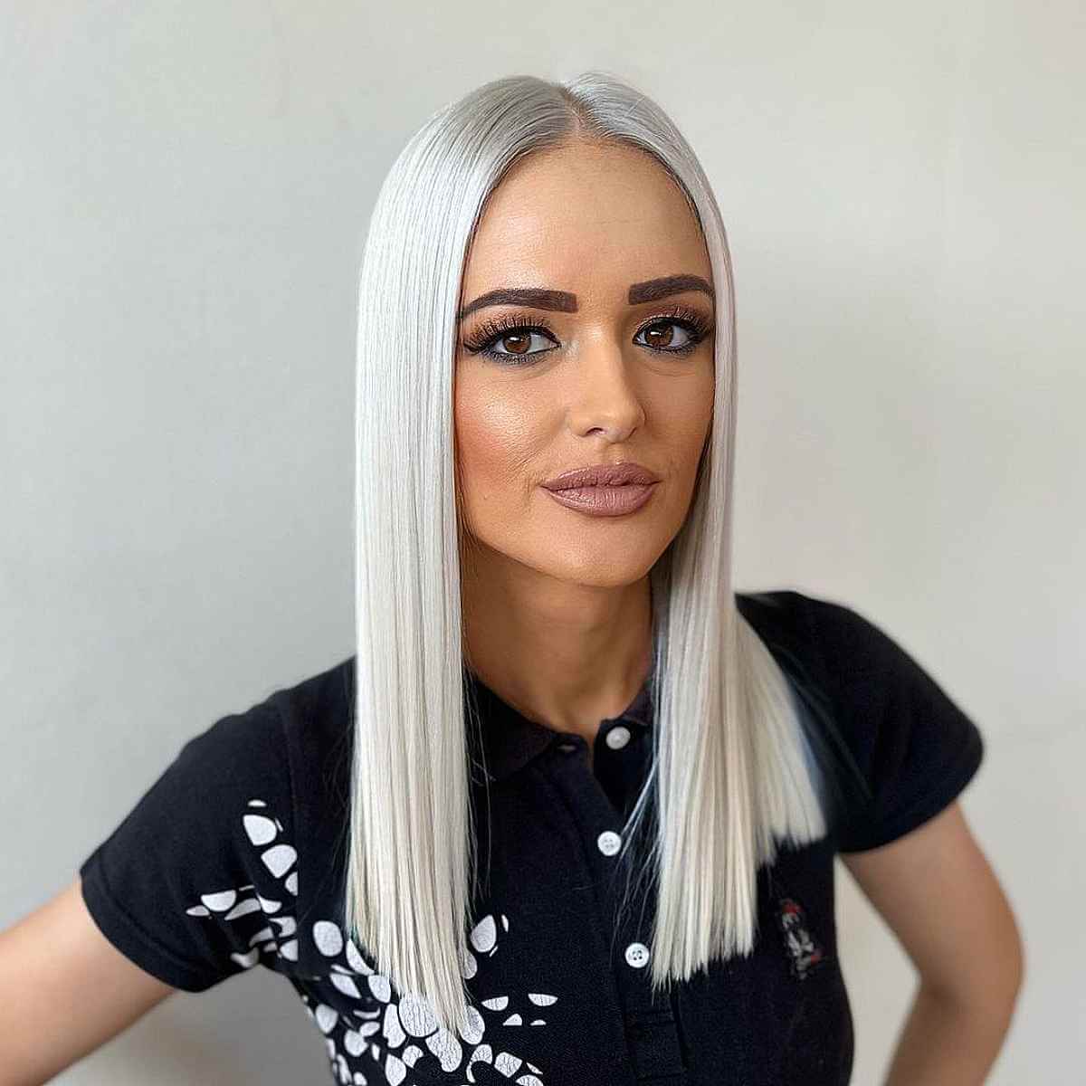 Chic Mid-Length Blonde Straight Fine Hair