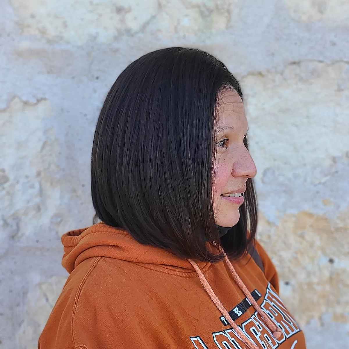 Chic Neck-Length Lob for Voluminous Hair