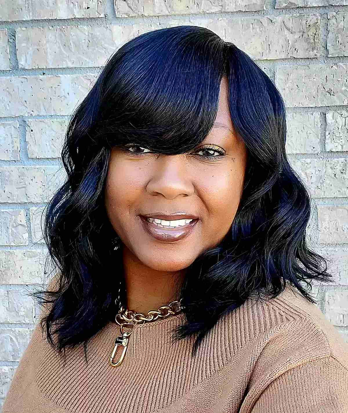 Chic Shoulder-Length Hairstyle for Black Ladies