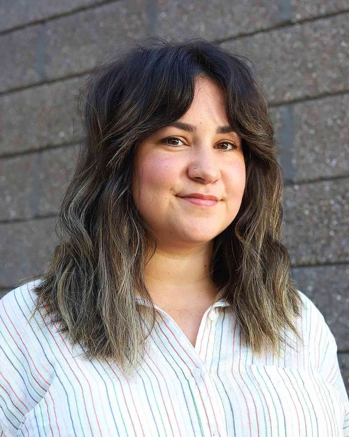 Chic Shoulder-Length Shag with Golden Balayage for Double Chins