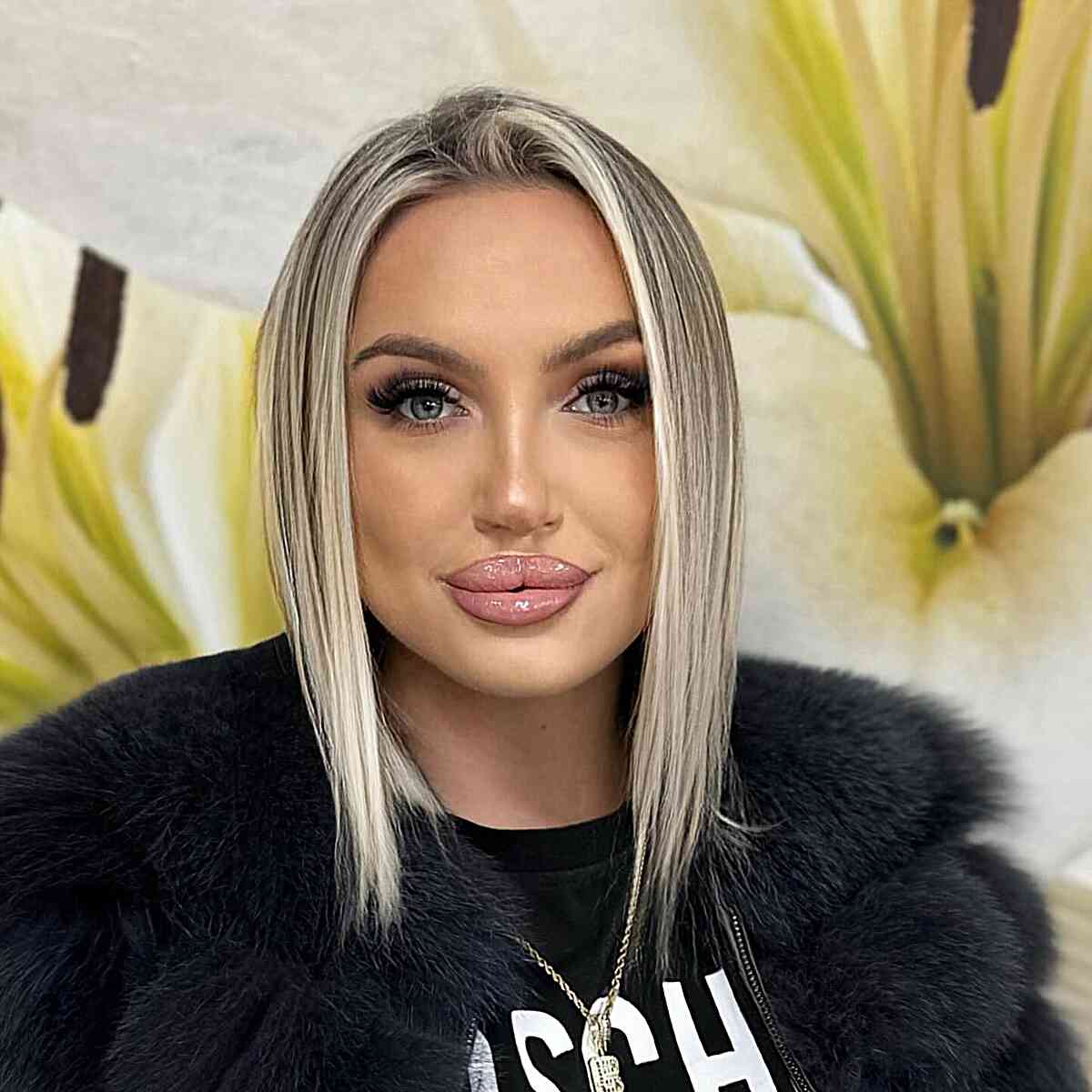 Chic Slim Shoulder-Length Lob Hairstyle for Fine Hair