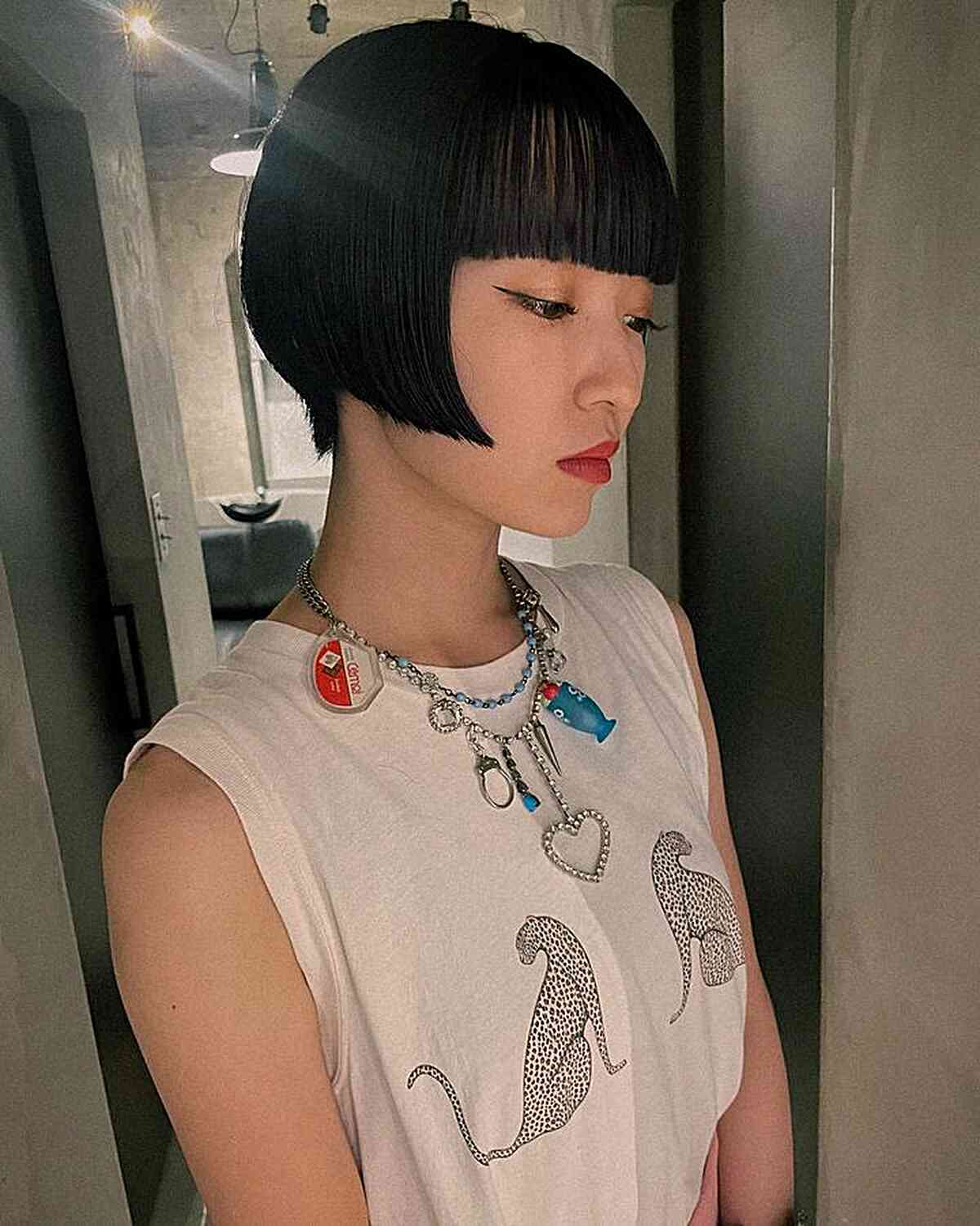 Ear-Length Chic Straight Precision Cut