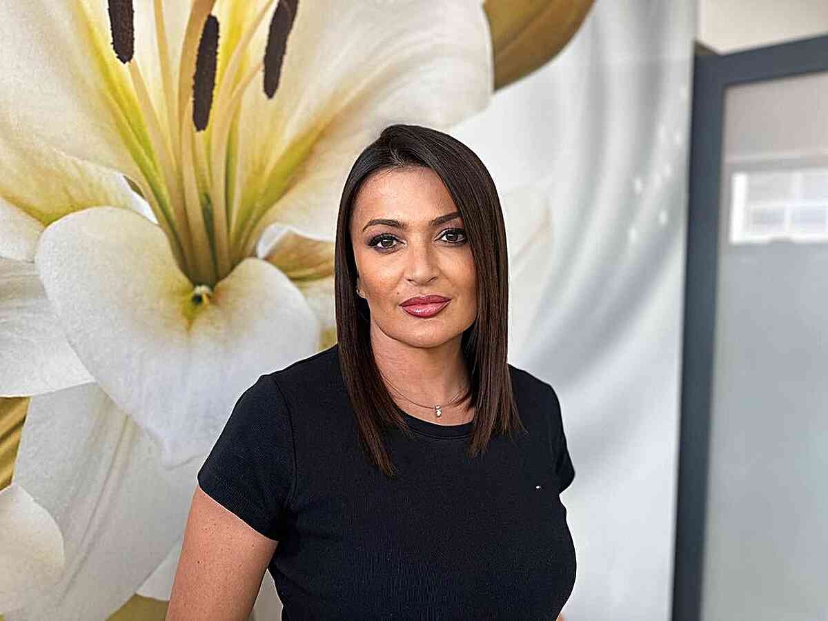 Classic Chest-Length Straight Haircut for Fine Hair