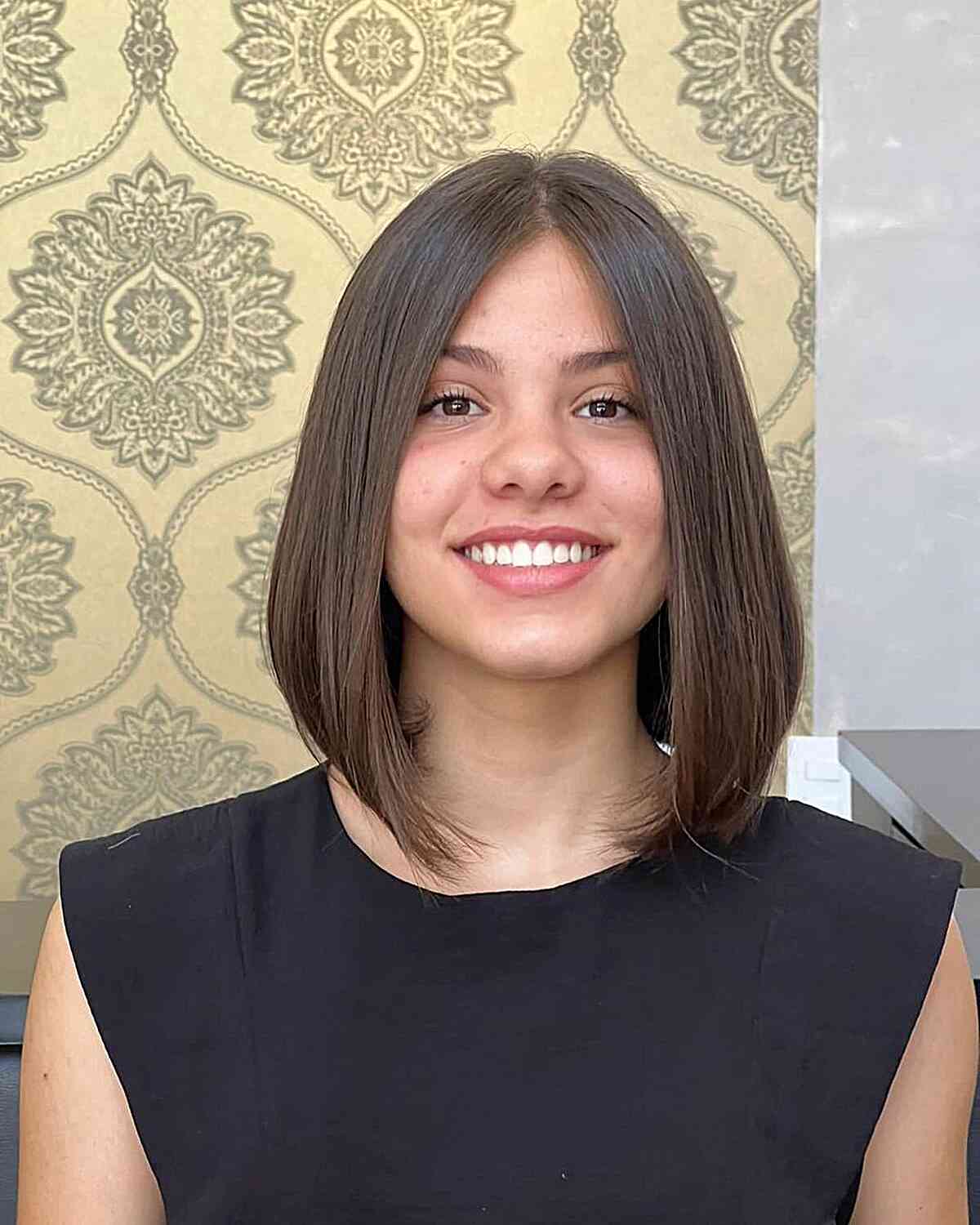 Collarbone-Length Bubble Bob for Thicker Locks