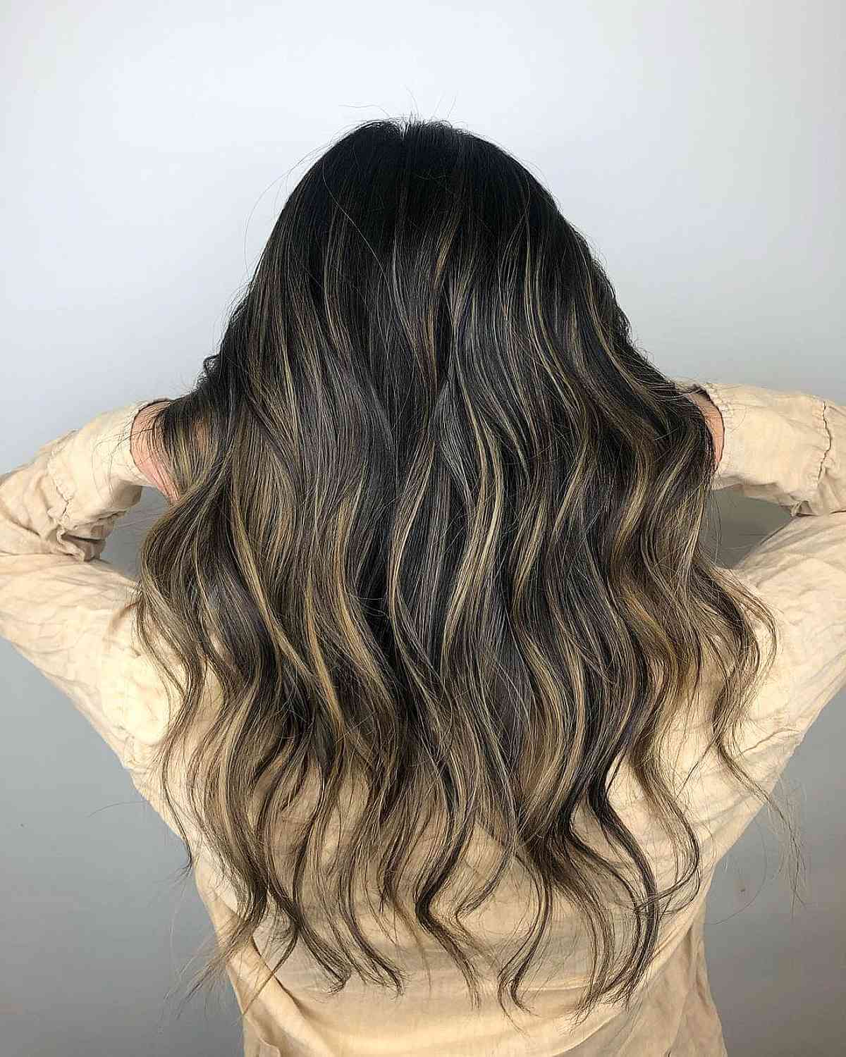 Contemporary Blonde Partial Foilayage Balayage