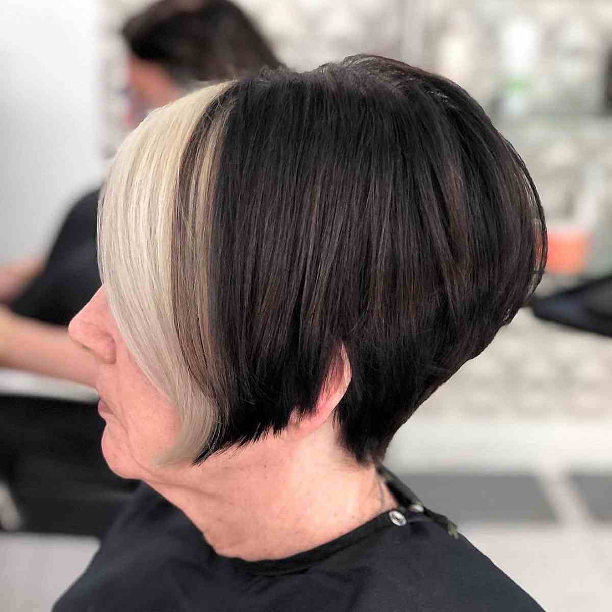 Contrasting Two-Toned Ear-Length Bob