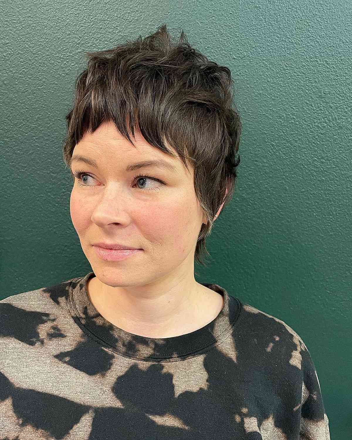 Crown Layers on Edgy Shagged Pixie Hair for Fine Hair