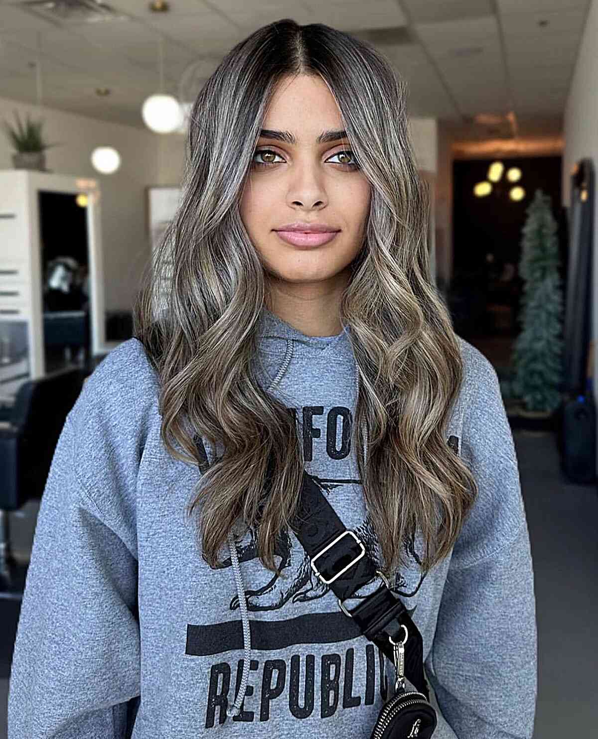 Long Dark-Rooted Tresses with Mushroom Bronde Accents