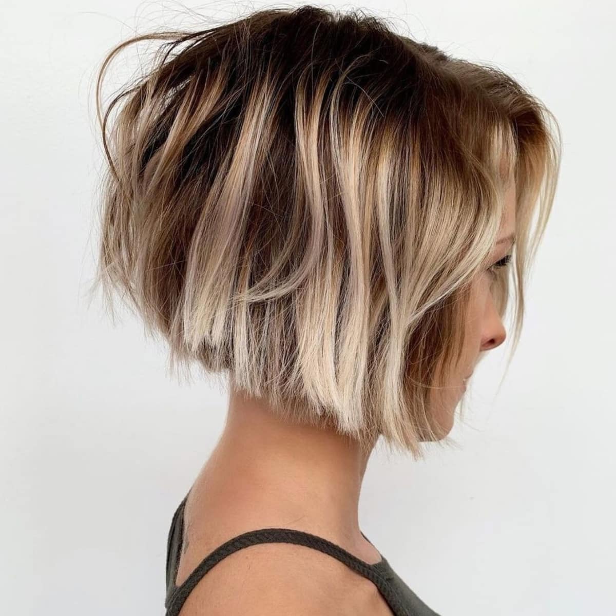 Dual-toned choppy hair