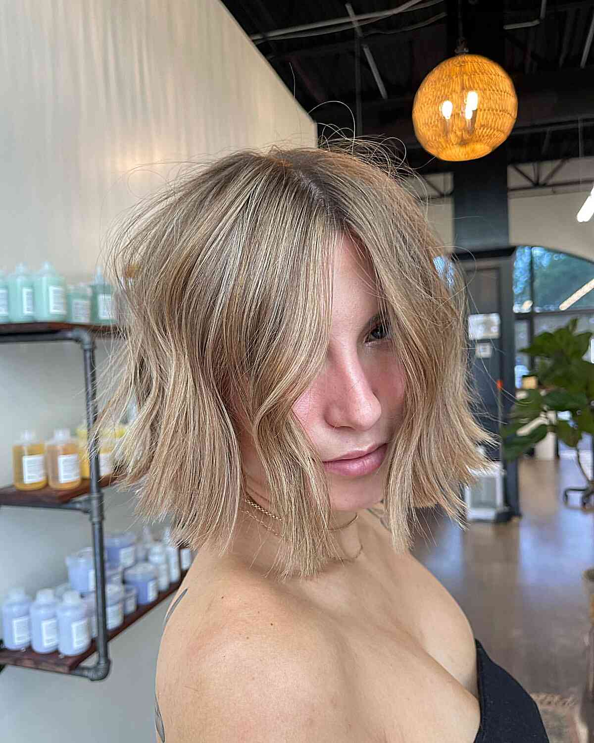 Easy-Care Chin-Length Blonde Bob with Wavy Textured Tips