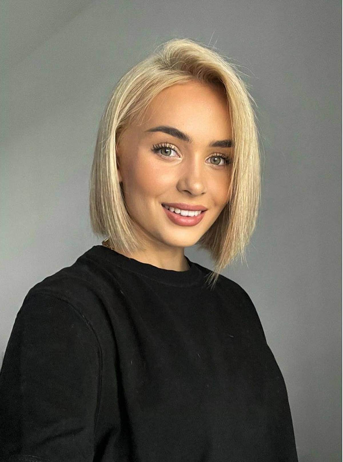 Effortless Neck-Length Blonde Bob for Short Hair
