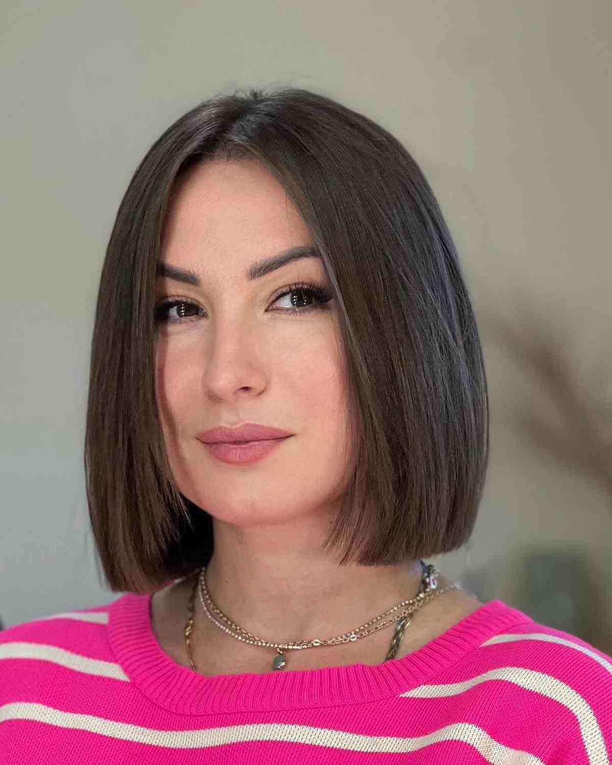 Neck-Length Effortless Classic Blunt Bob