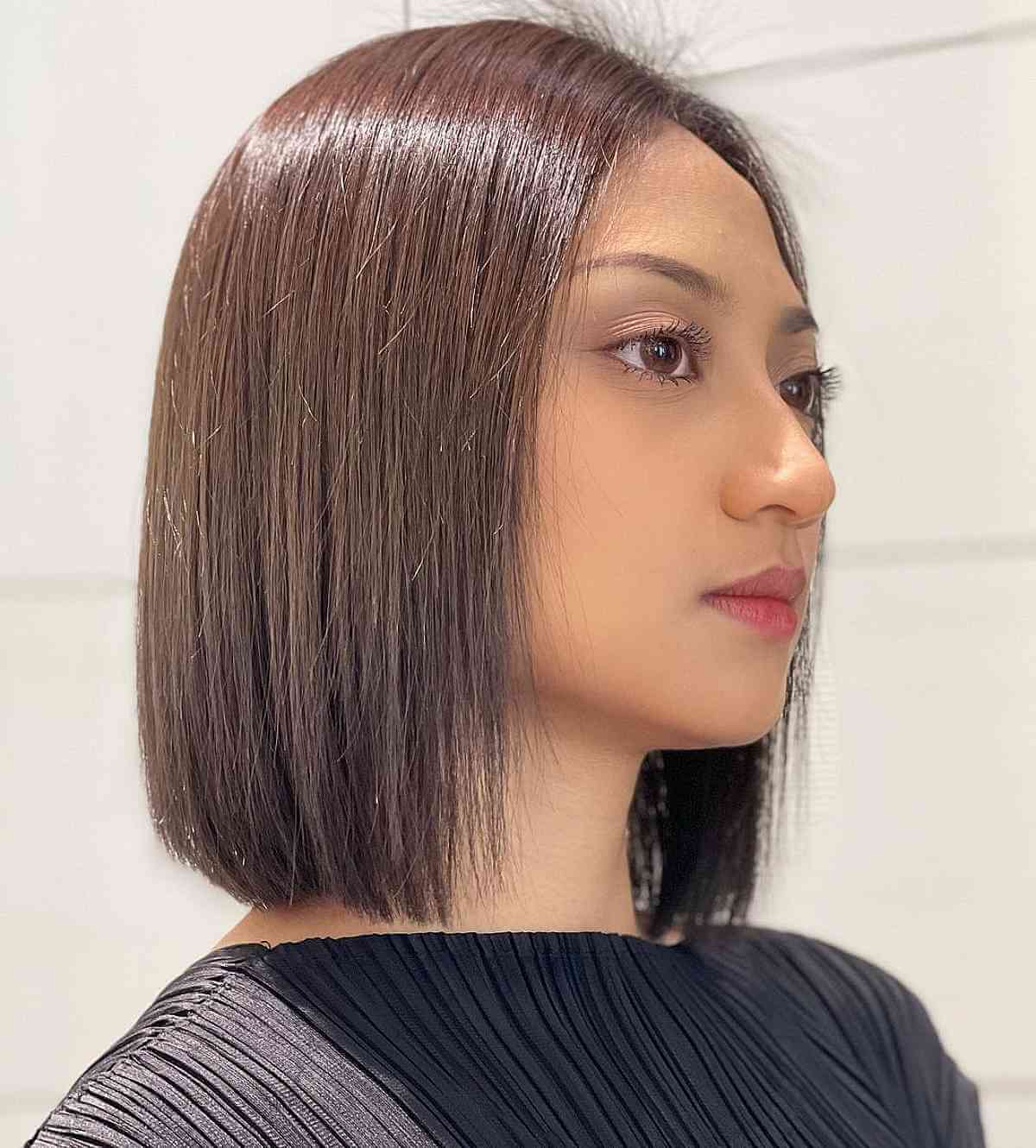 Effortless Neck-Length Haircut for Straight Strands