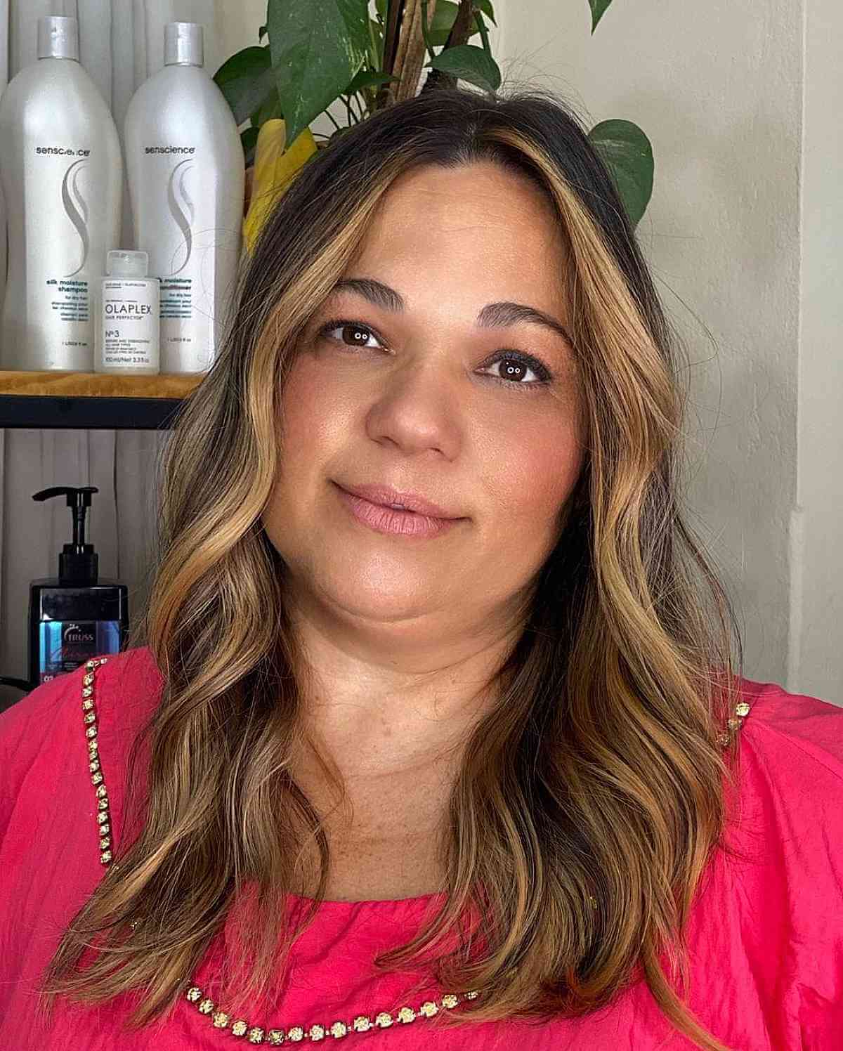 Effortlessly Chic Middle-Parted Cut for a Rounder Face