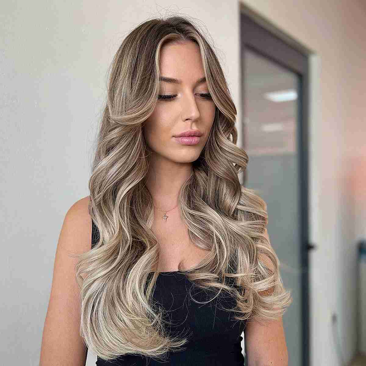 Effortlessly Styled Long Blonde Curls