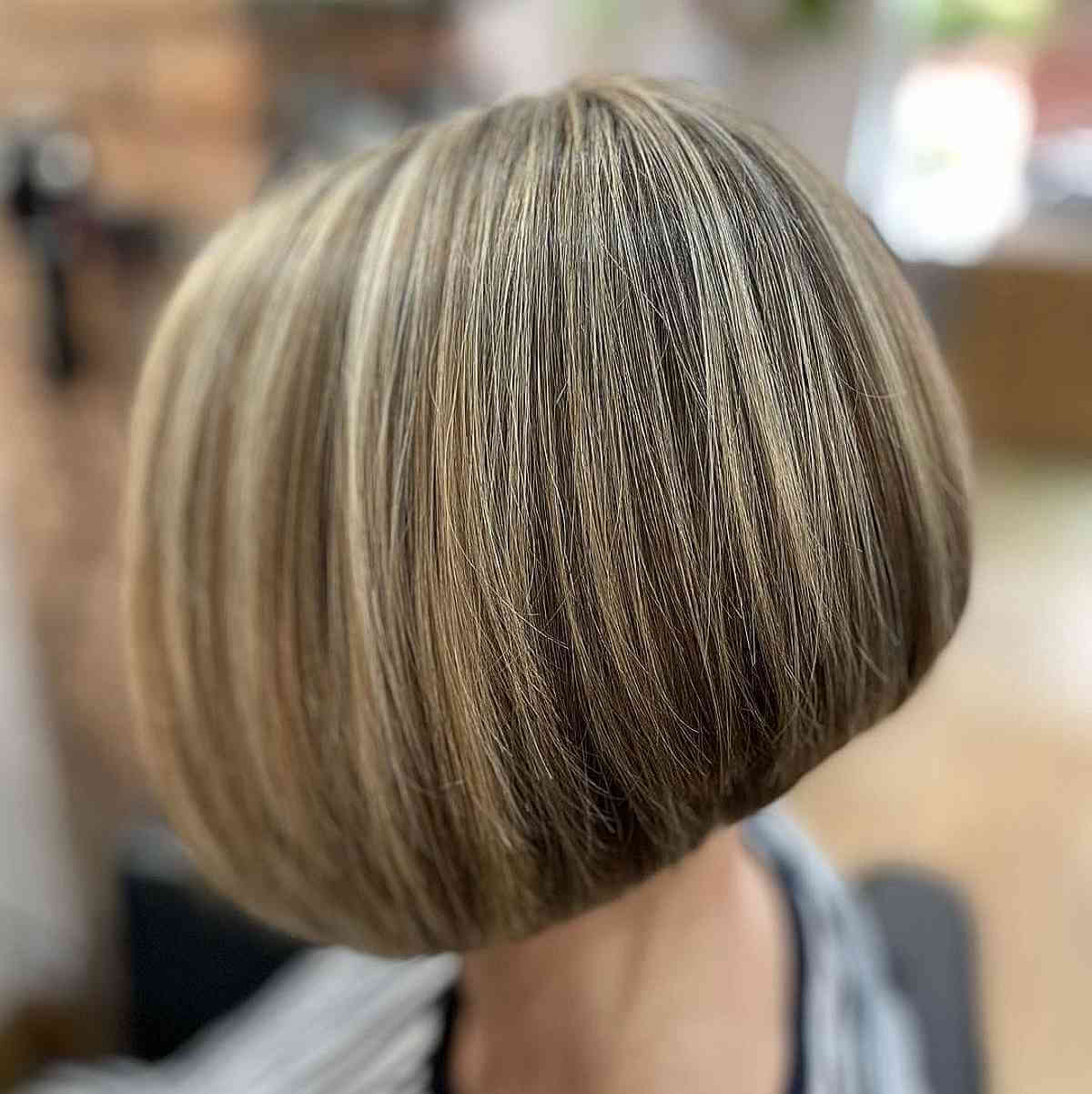 Elegant Accents with Honey Blonde Highlights