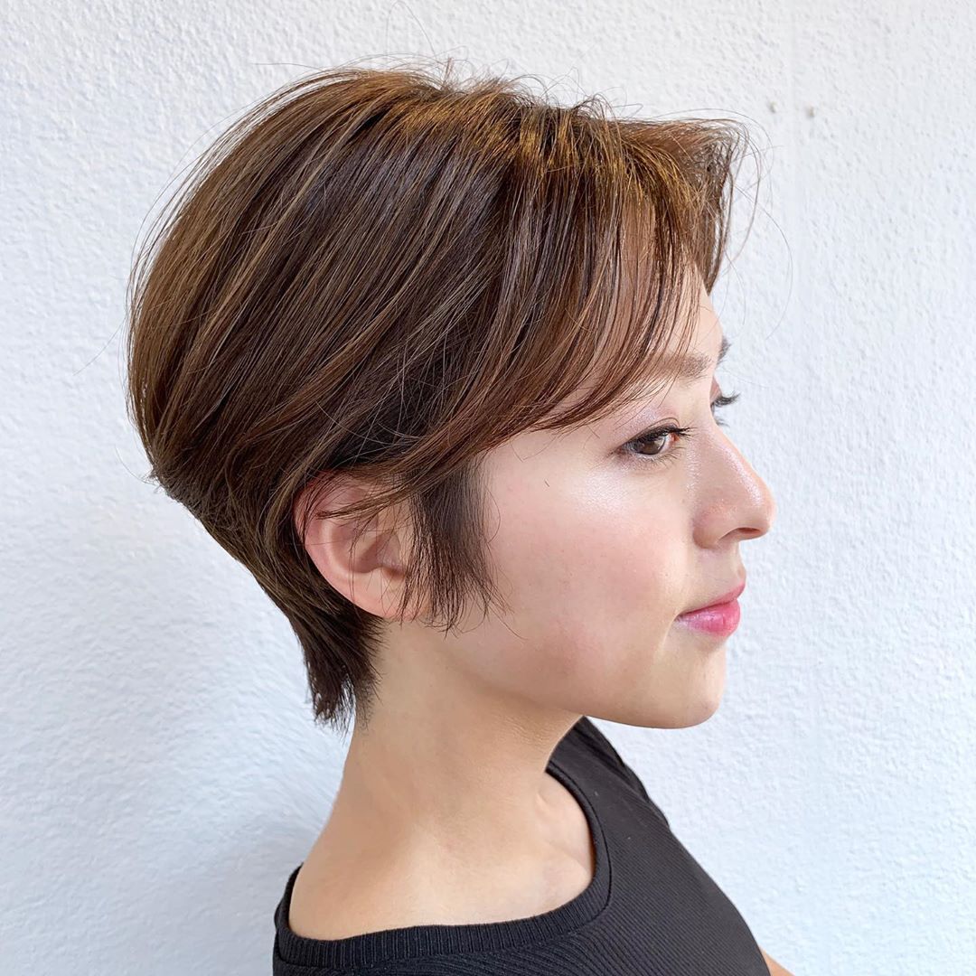 Elegant short boyish shag haircut for asian girl