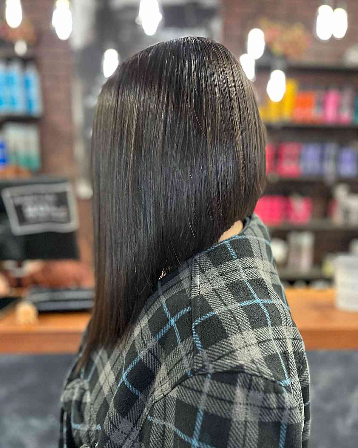 Elegant Brunette Graduated Bob on Shoulder-Length Hair