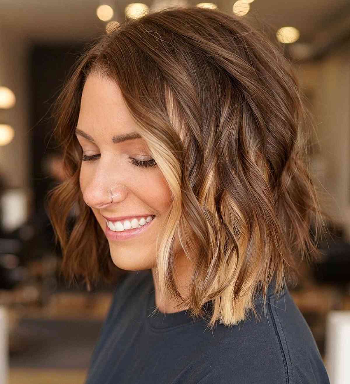 Elegant Chestnut Light Brown Bob with Blonde Highlights
