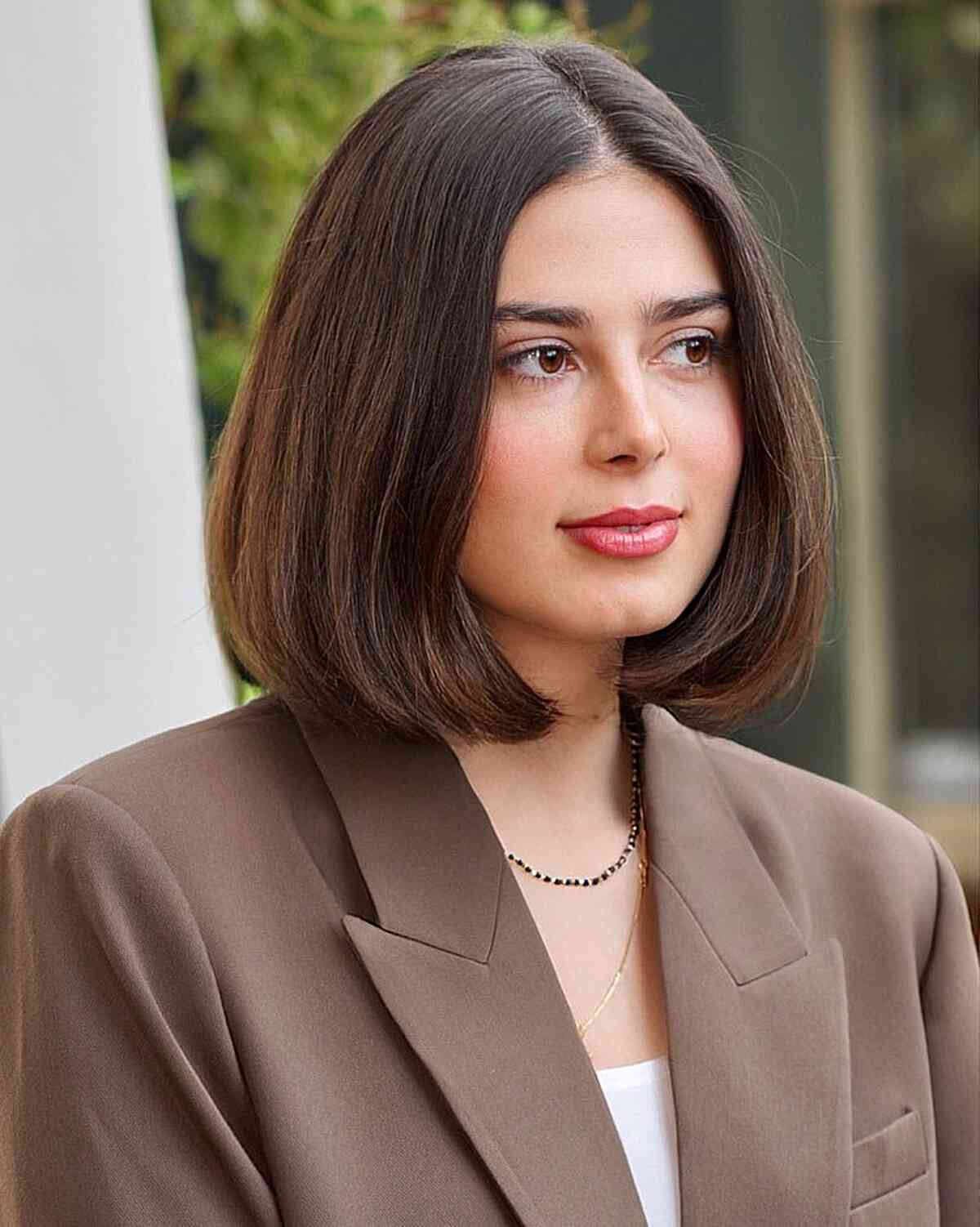 Stylish Middle-Parted Rounded Bob Hairdo