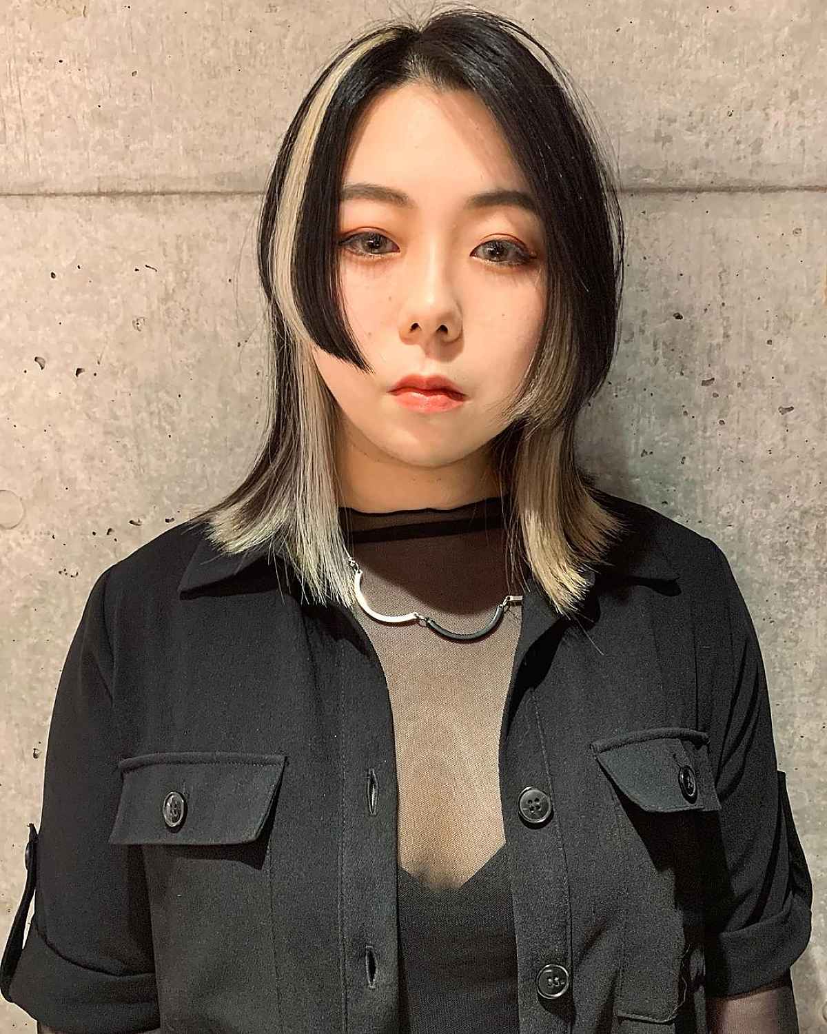 Elegant Shoulder-Length Hime