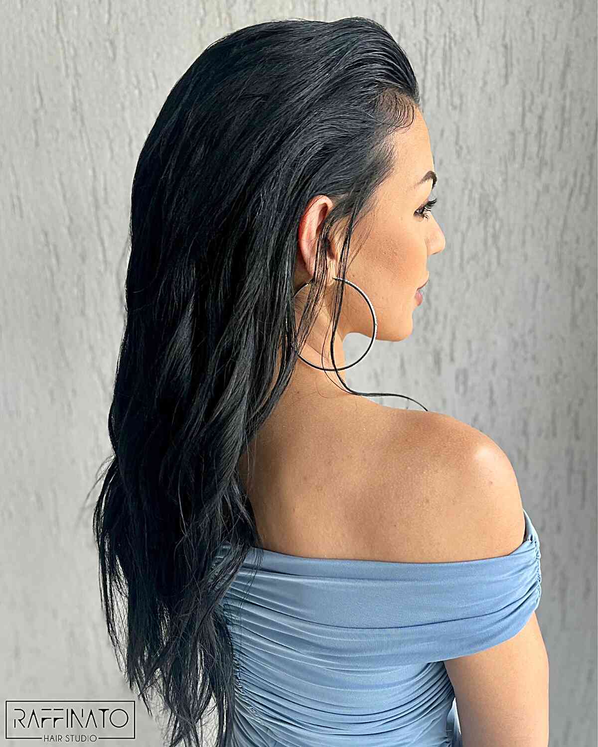 Elegant Swept-Back Long Wet Hairstyle