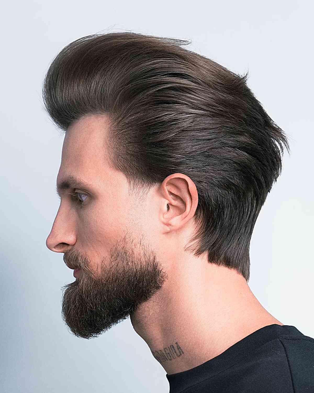 Elevated Volume Pomp with a Beard