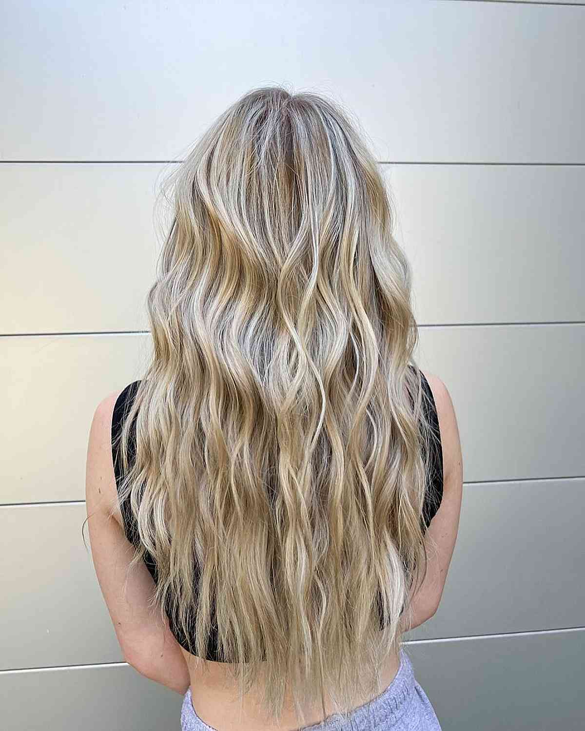 Extended V-Cut with Ocean Waves for Summertime