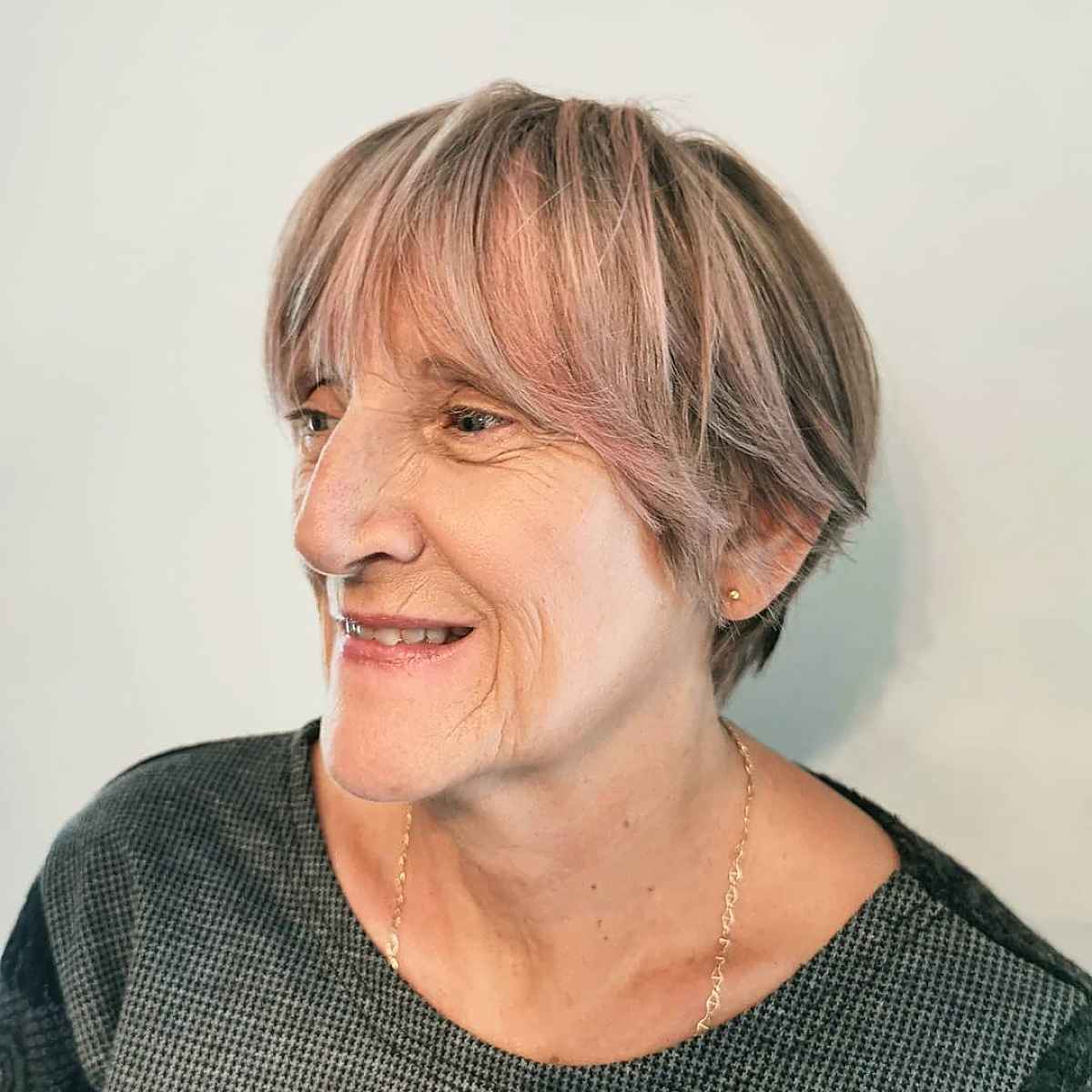 Flattering Pixie Bob for a Youthful Appearance