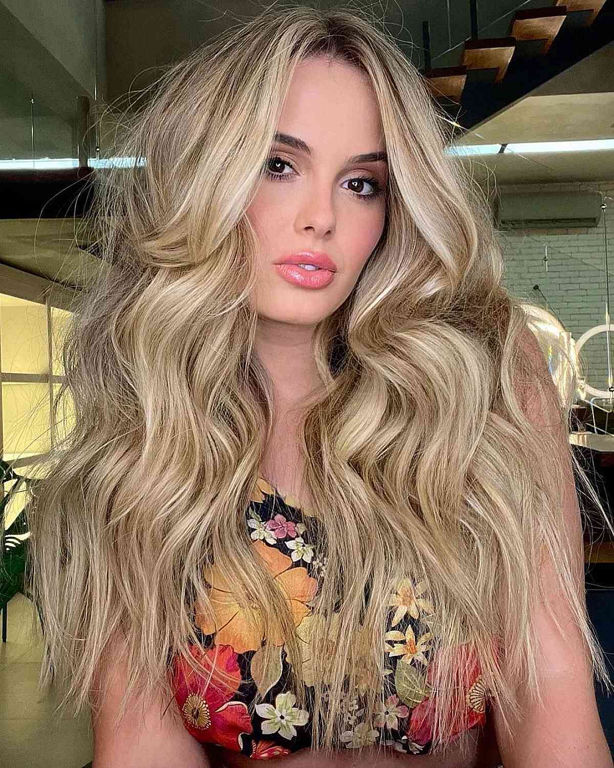 Flowing Casual Wavy Hair for Summer