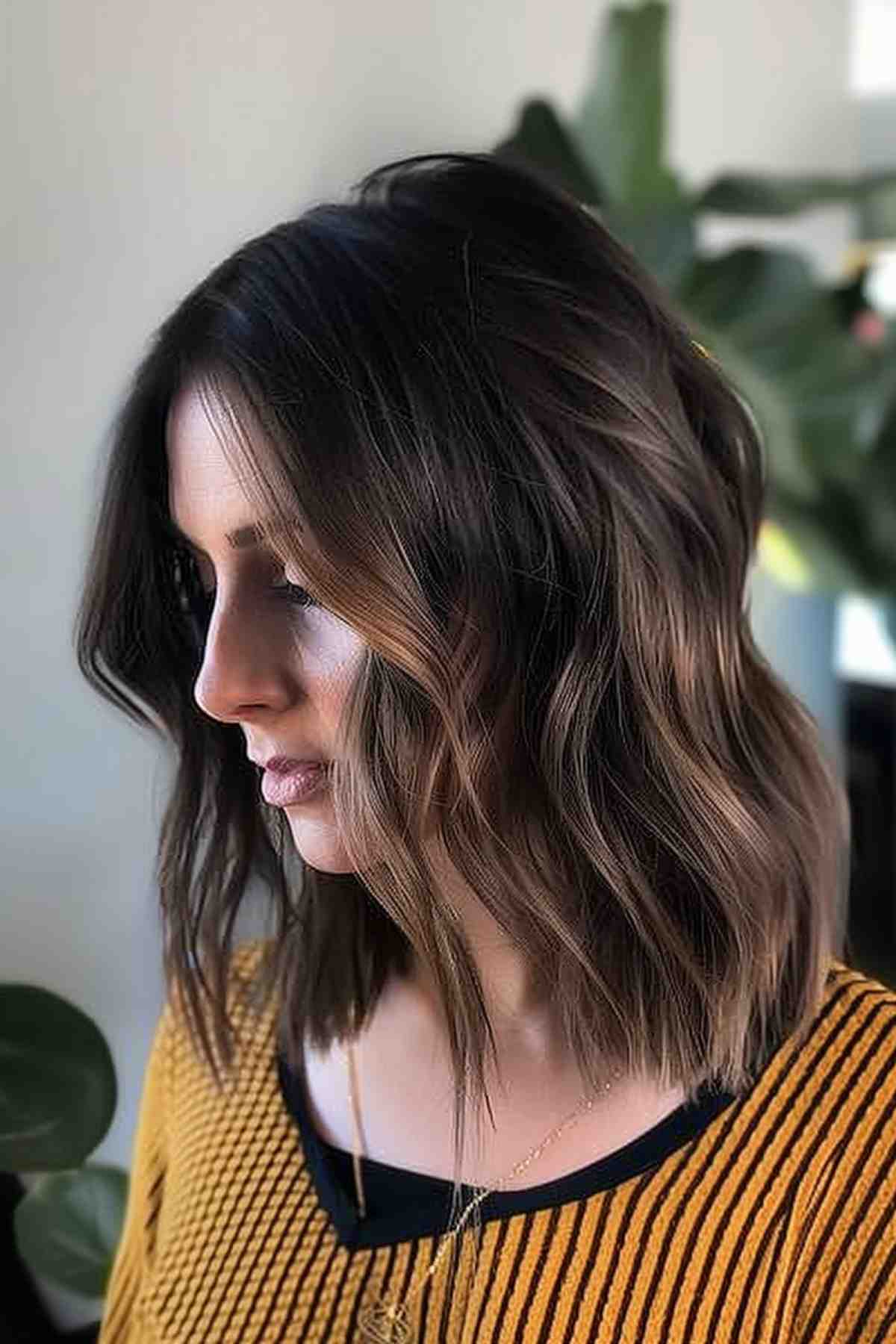Medium Length Textured Lob Featuring Partial Balayage Money Piece Highlights