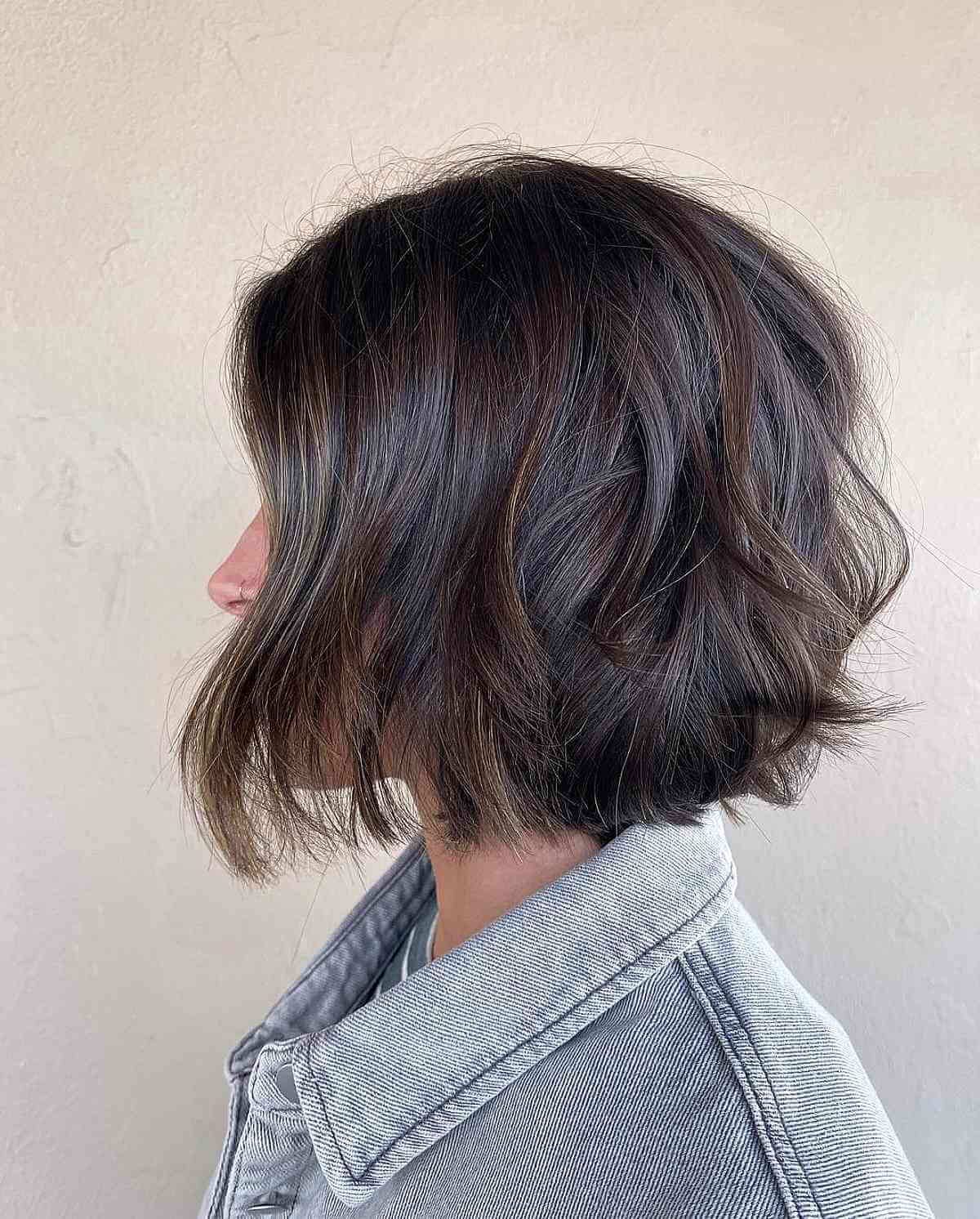 Gentle Neck-Length Wavy Bob for Fine Hair