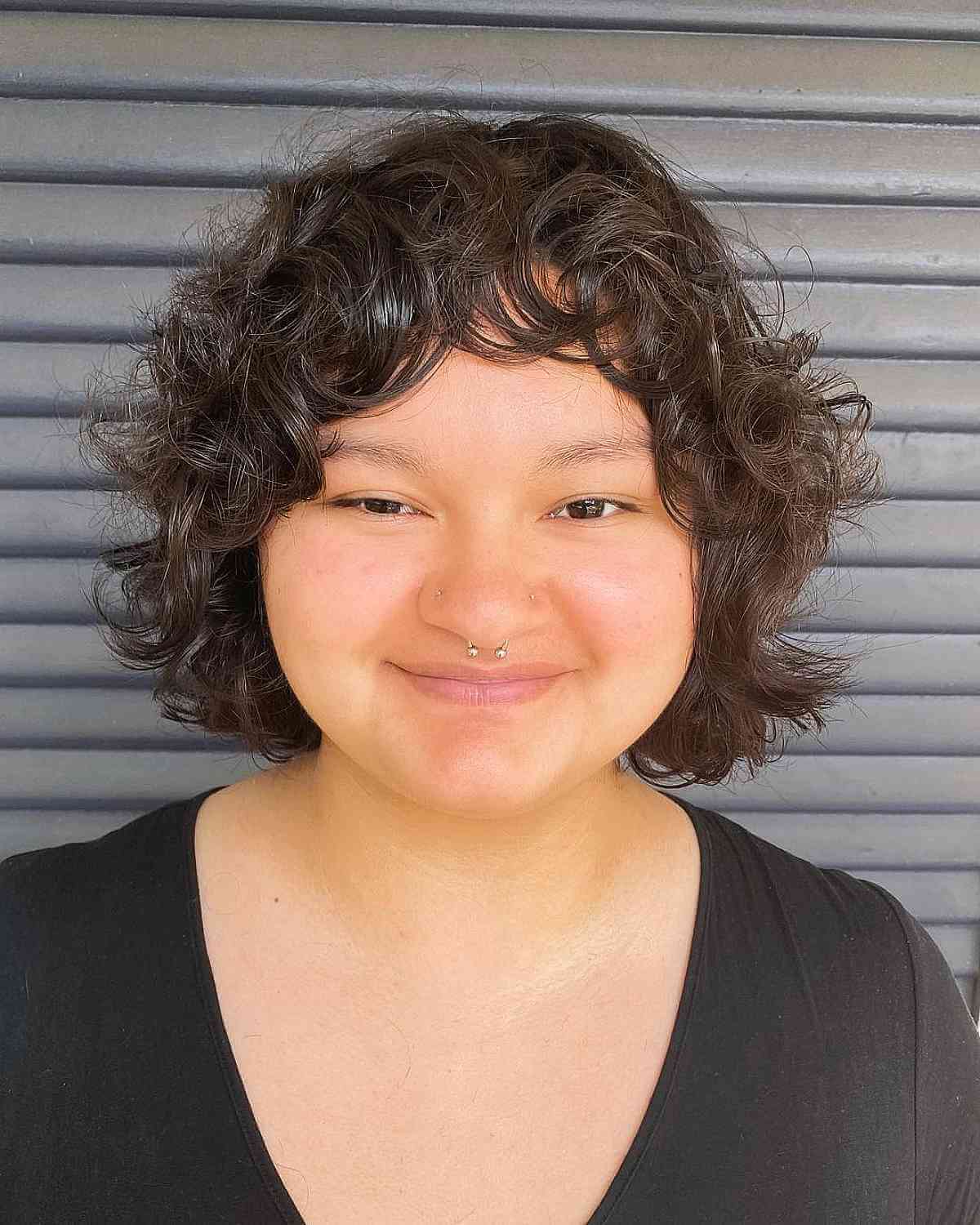 Jaw-Length Curly Shag Ideal for Round Faces